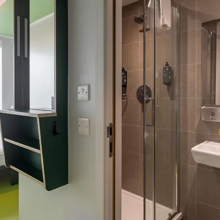 Clink I Lar Hostel *