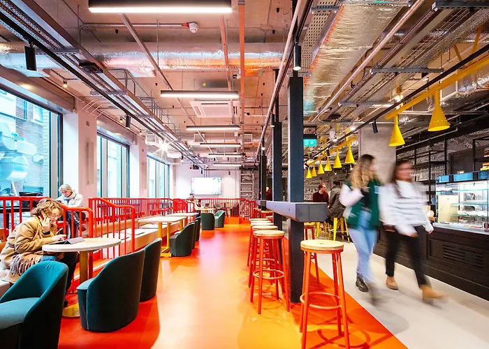 Clink I Lar אכסניה