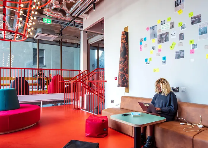 Хостел Clink I Lar *