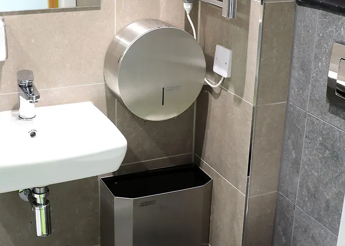 Clink I Lár Ostello *